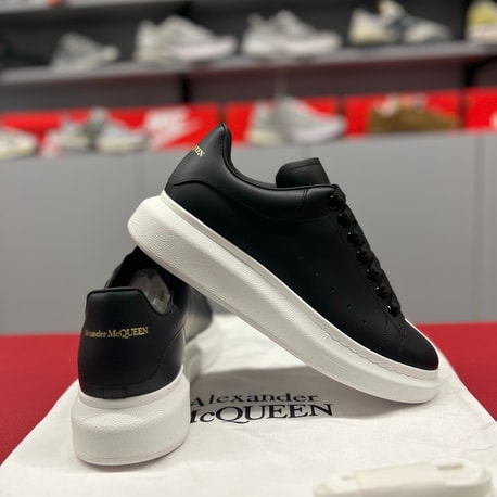 Alexander Mcqueen